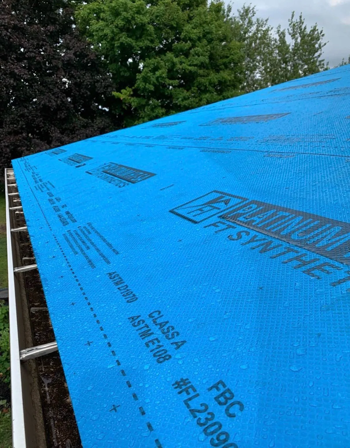 Platinum FT synthetic Class A roof underlayment installed on residential home in Kitchener — D&D Exterior Finishing